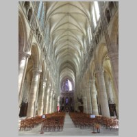 Soissons, photo Pierre Poschadel, Wikipedia, La nef et l'avant-nef de la cathédrale,4.jpg